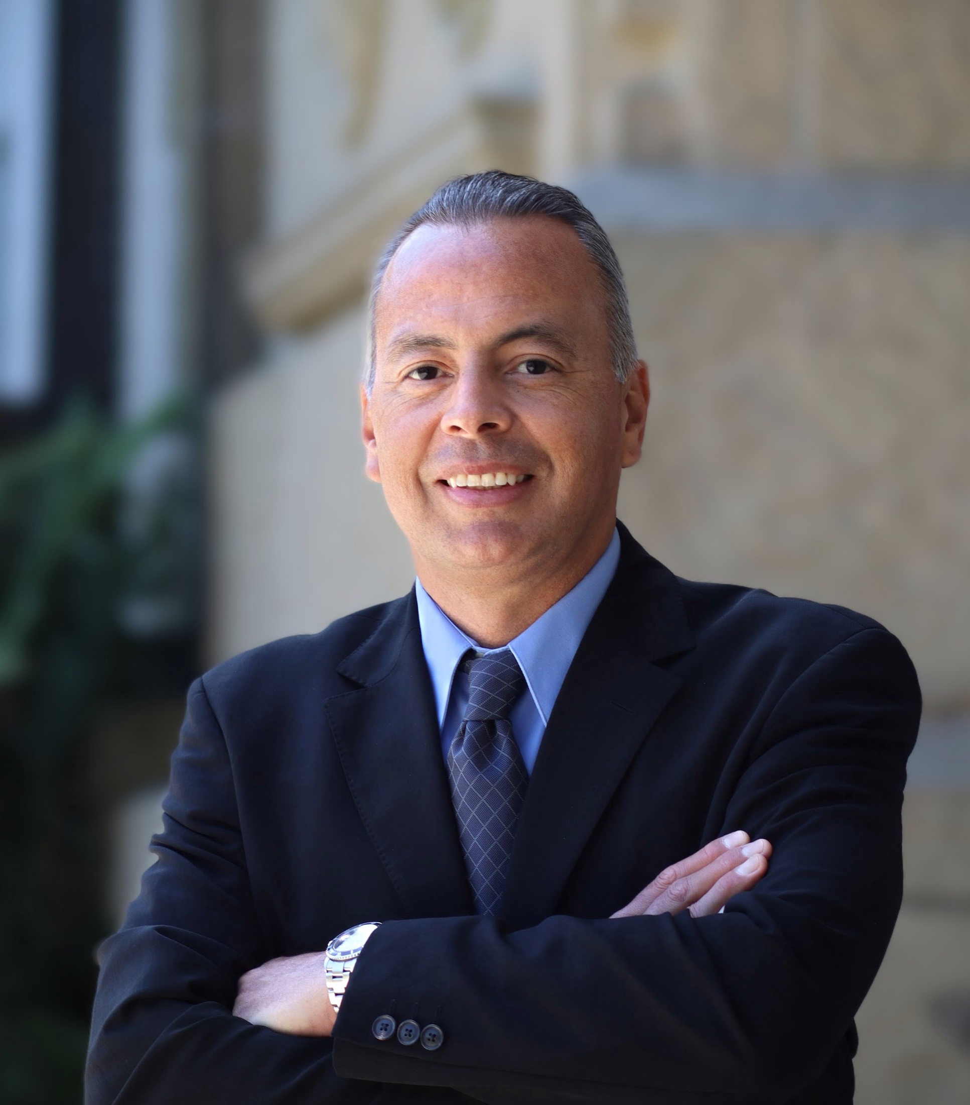 Luis Esparza